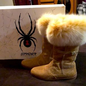 Beautiful and Fox, size 7 Only worn once,